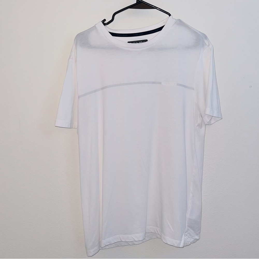 Men’s Like New Calvin Klein Tee